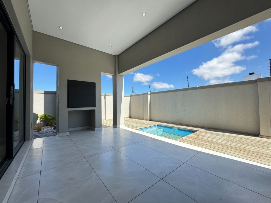 3 Bedroom Property for Sale in Sandown Western Cape